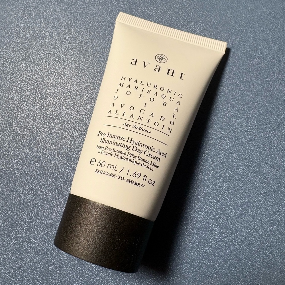 AVANT Pro-Intense Hyaluronic Illuminating Day Cream 1.69oz 50mL NWOB